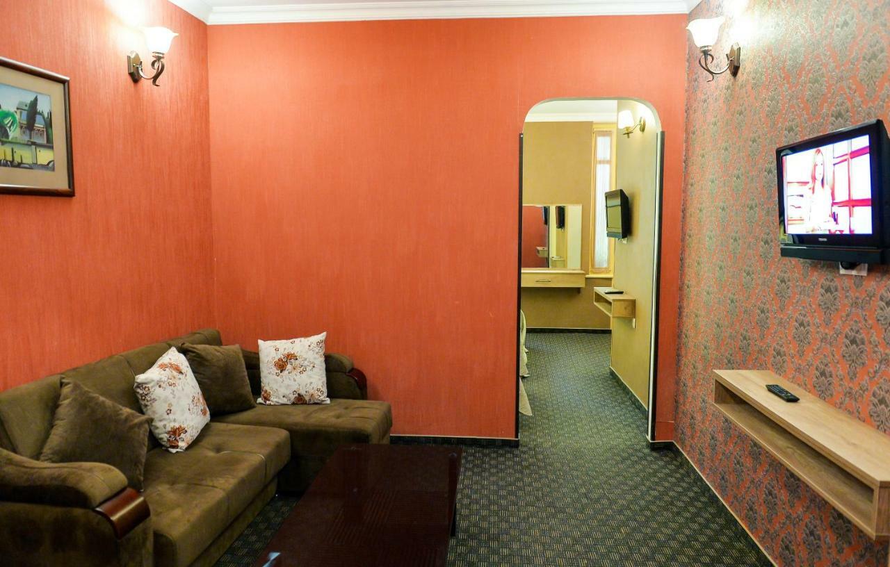 Hotel Old Town クタイシ エクステリア 写真
