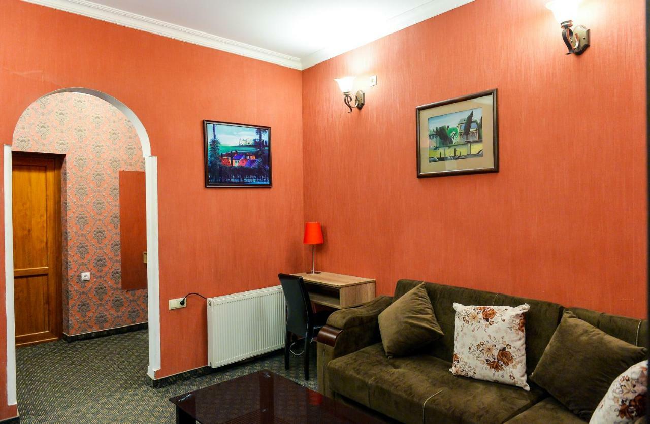 Hotel Old Town クタイシ エクステリア 写真