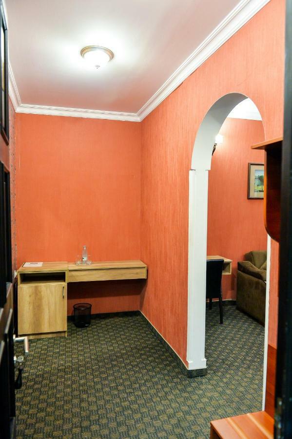 Hotel Old Town クタイシ エクステリア 写真